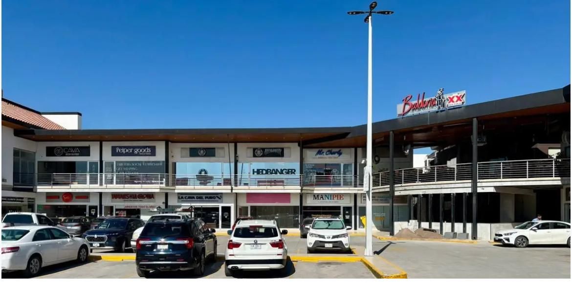 Plaza Esquina 3, Blvd. Independencia